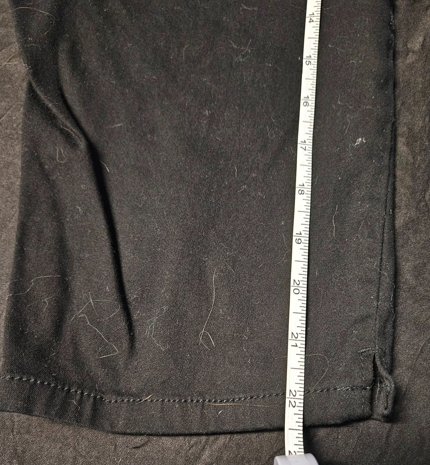 WOMEN'S LEI BLACK SHORT CROPPED JEANS FITS LIKE SIZE 8