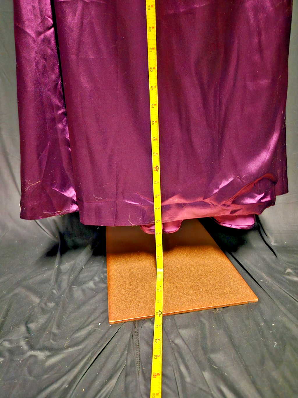 PURPLE/WINE SATIN STRAPLESS PROM/FORMAL GOWN W/SCARF SIZE 8/10 BONING NWT