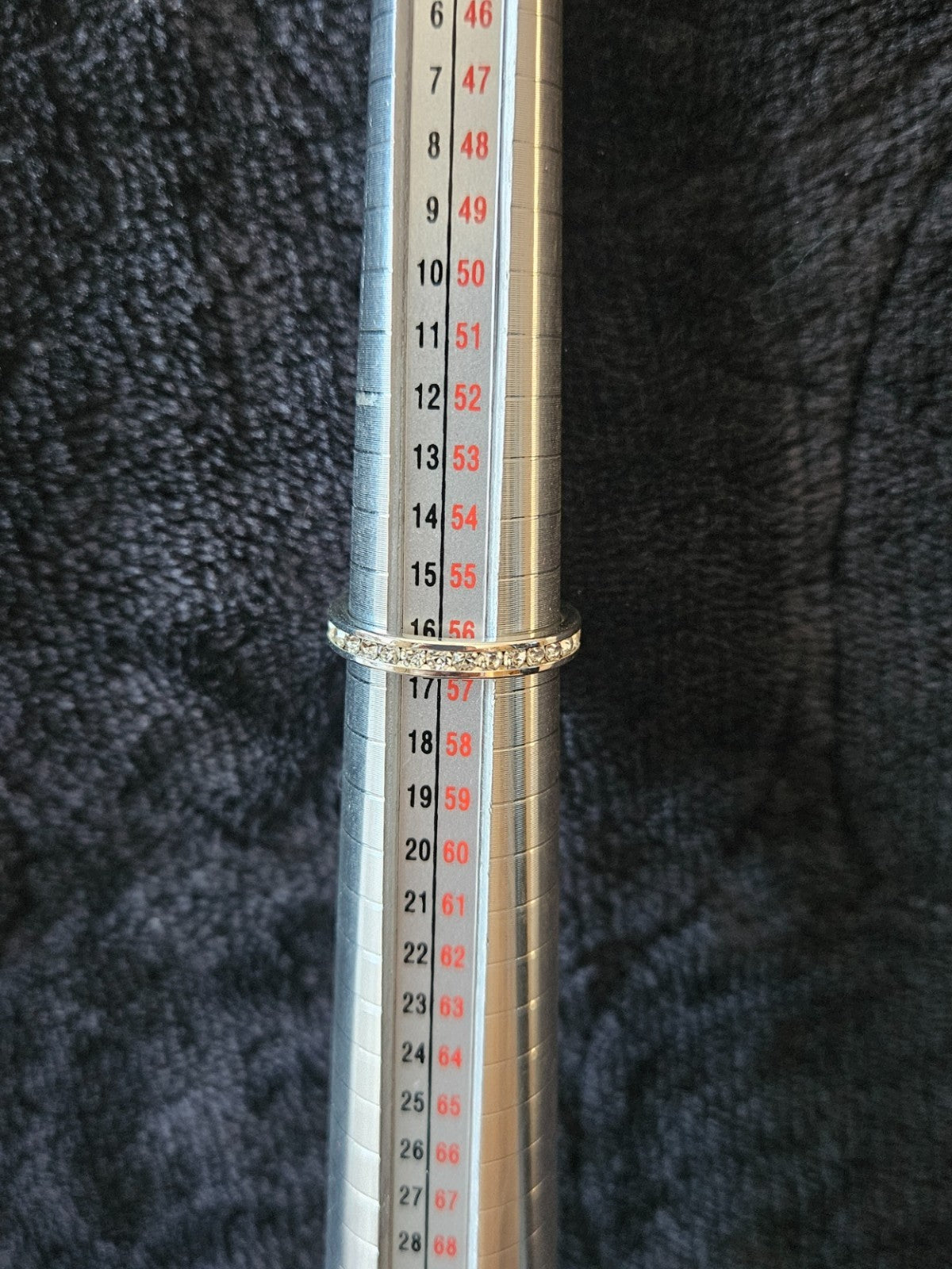 WOMEN'S CRYSTAL PURE SILVER OVER BRASS ETERNITY BAND SIZE 7