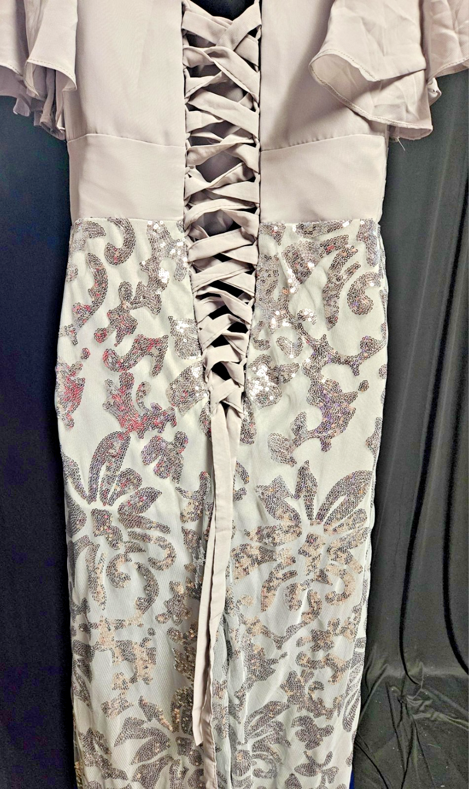SZ 14 DEEP V-NECK SILVER-TONED,SEQUINED,FLORAL PATTERN FORMAL/PROM/GOWN CORSET