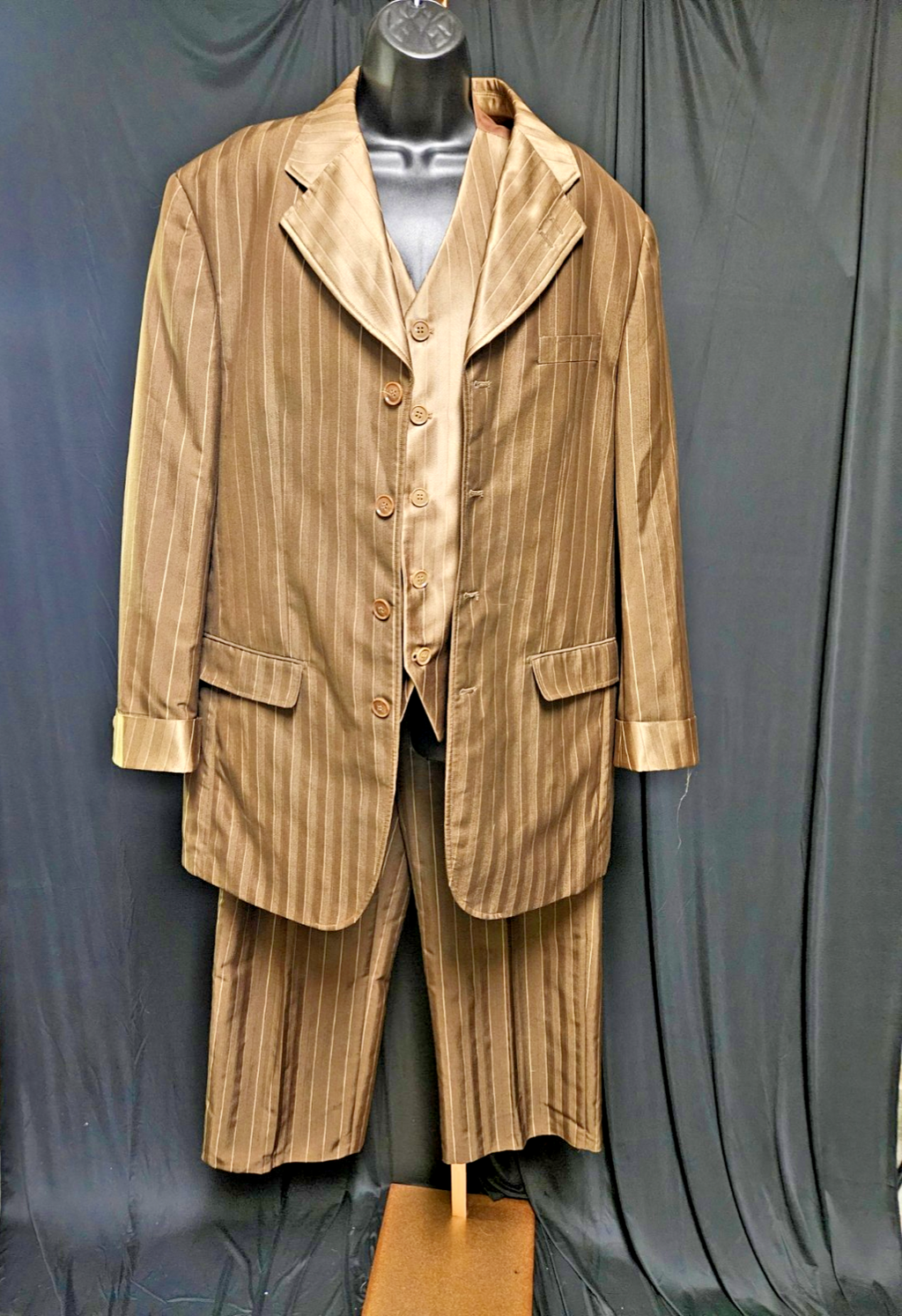 MEN'S FORTINO LANDI 3 PIECE PINSTRIPPED SUIT BEIGE/DK BROWN XL 42/32 USED