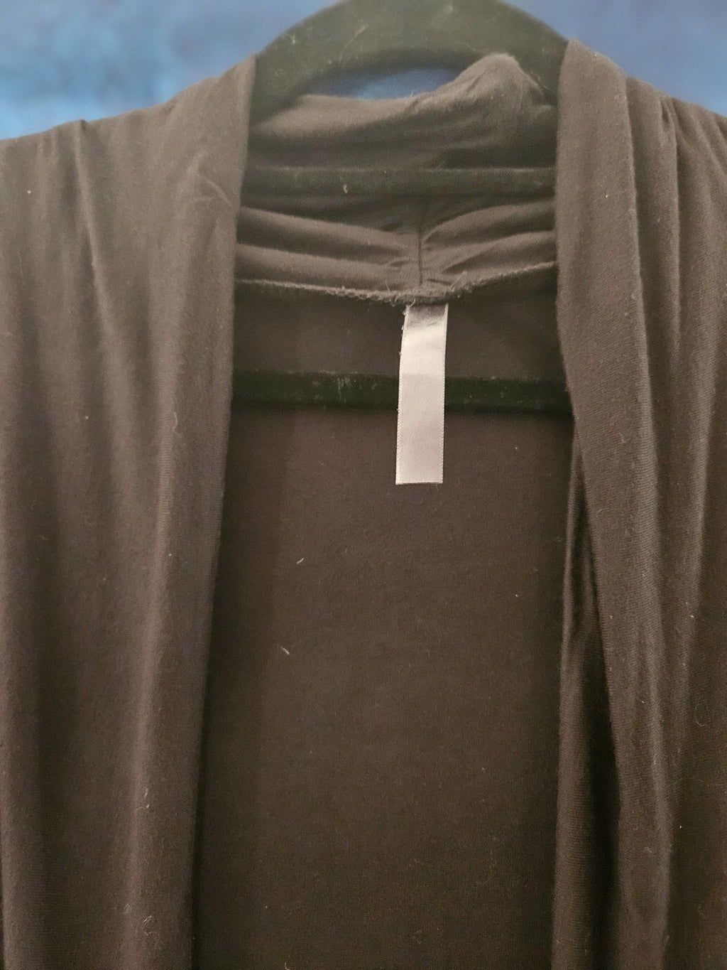 WOMEN'S BLACK DRAPED CARDIGAN SIZE LARGE IN GOOD CONDITION