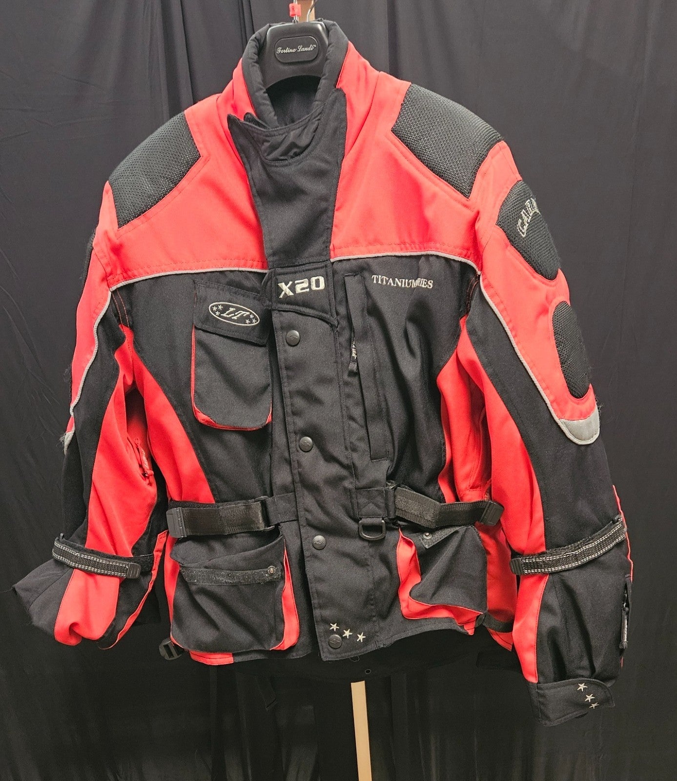 MEN'S VINTAGE LATRAX LT CARBON SNOWMOBILE JACKET SIZE XL RED/BLACK