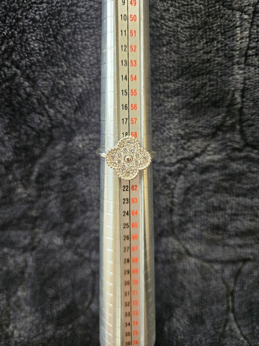 CUBIC ZIRCONIA PURE SILVER OVER BRASS CLOVER COCKTAIL RING SIZE 9