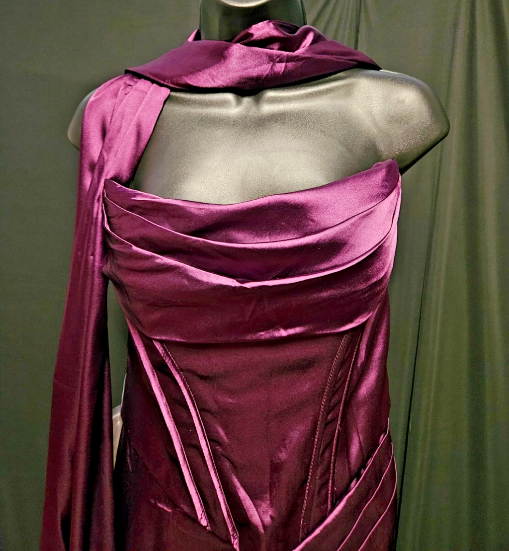 PURPLE/WINE SATIN STRAPLESS PROM/FORMAL GOWN W/SCARF SIZE 8/10 BONING NWT