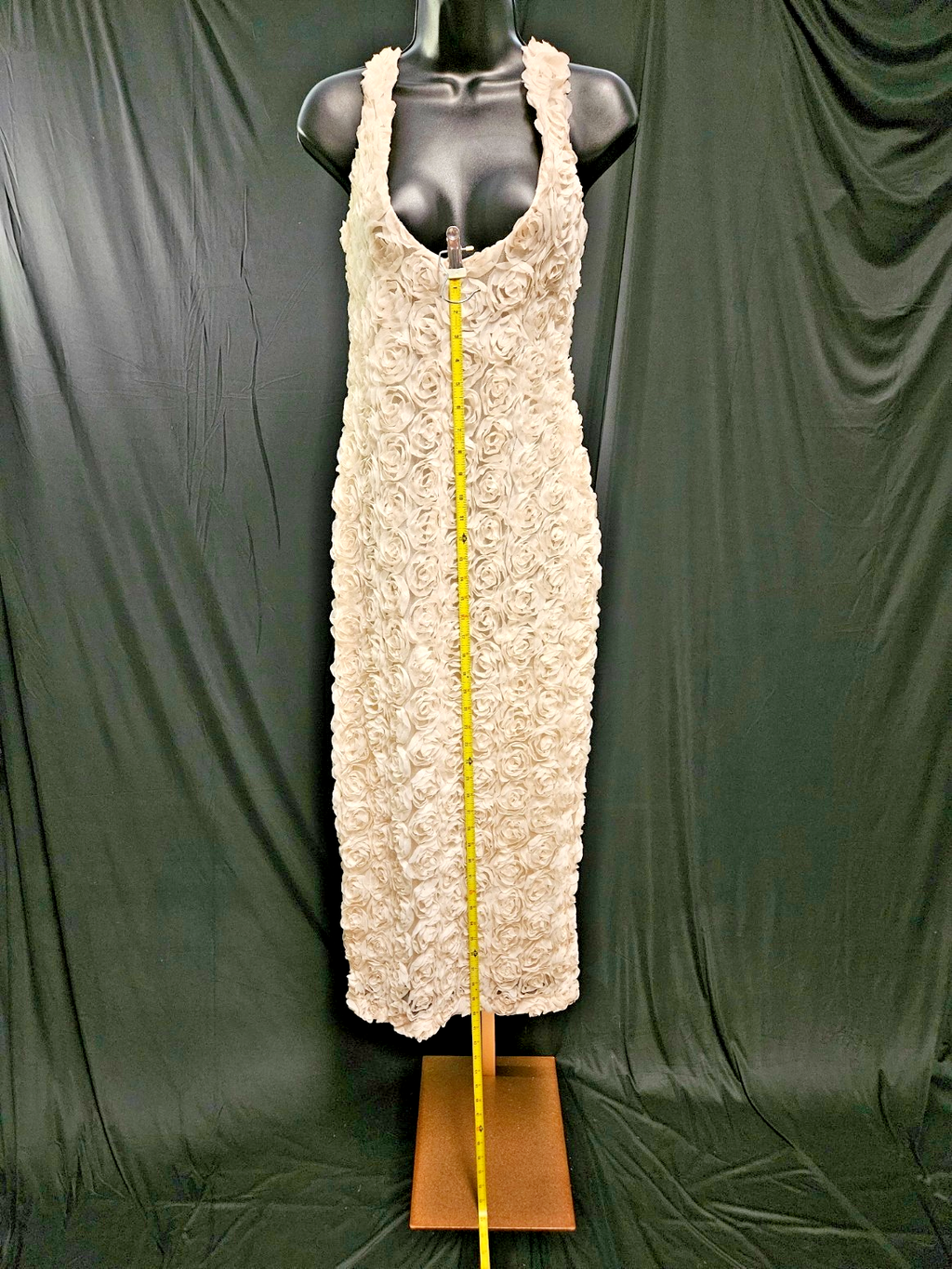 SHEIN LONG BEIGE ROSE FLORAL JACQUARD SLIM FIT GOWN SIZE LARGE SCOOP NECKLINE
