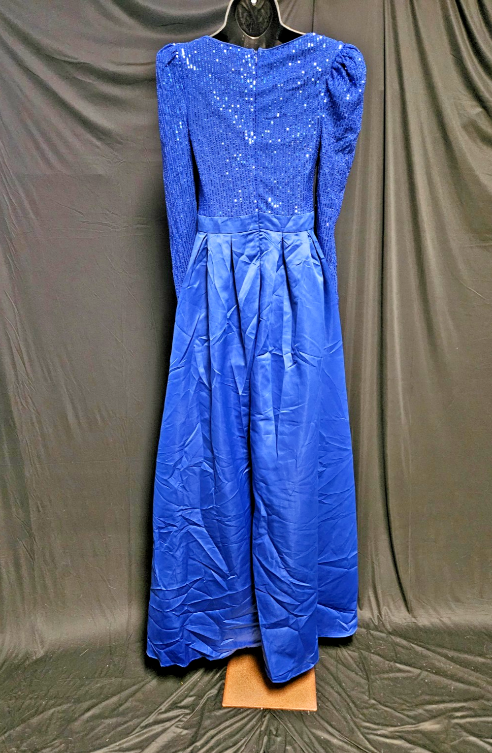 WOMEN'S SZ SM LONG SLEEVE DK BLUE, SEQUINE,ROUCHED,FULLSKIRT EVENING GOWN NWOT