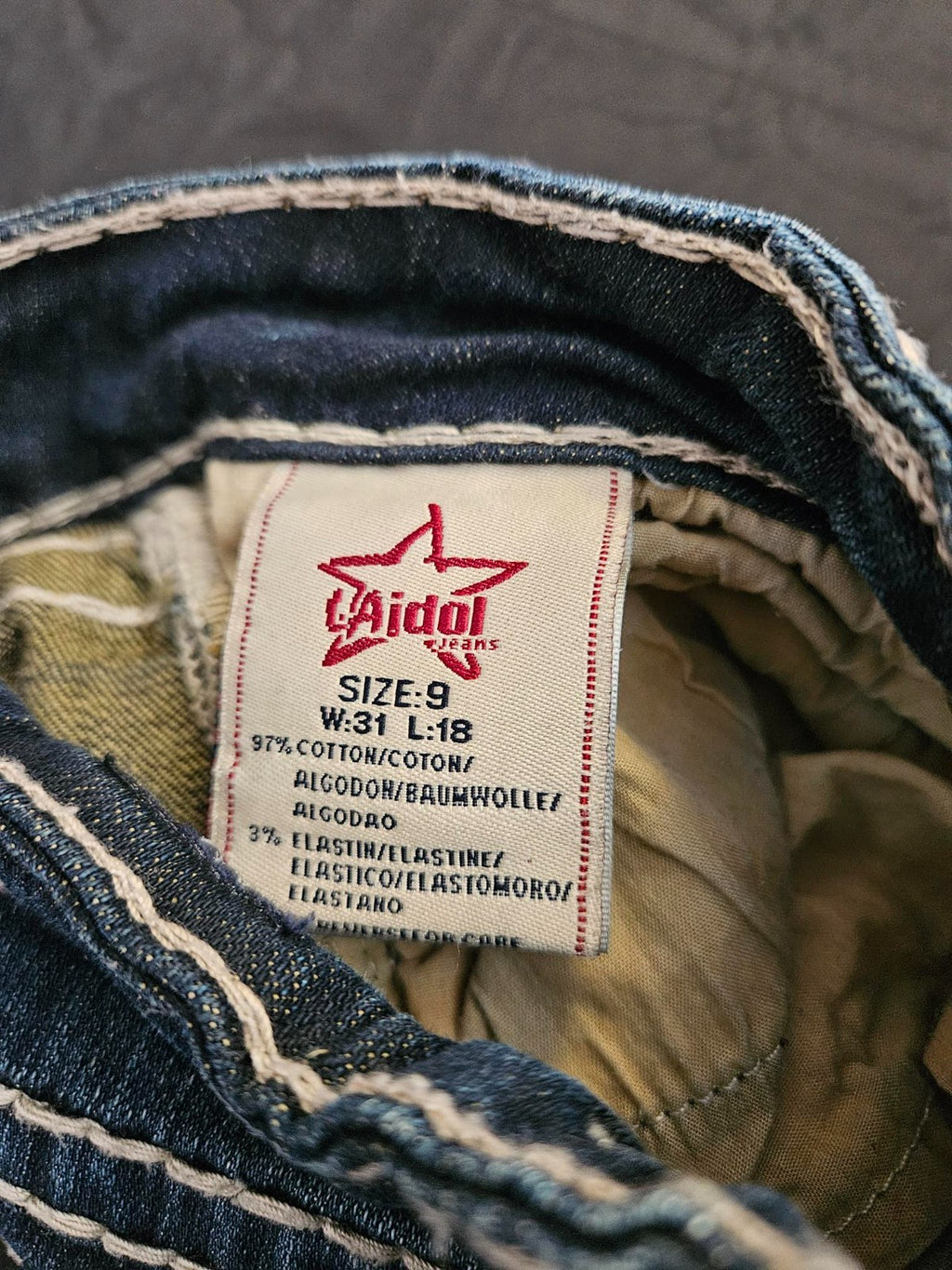 Women's Capri Jeans LA Idol Size 31 x 18 embellished, barely worn