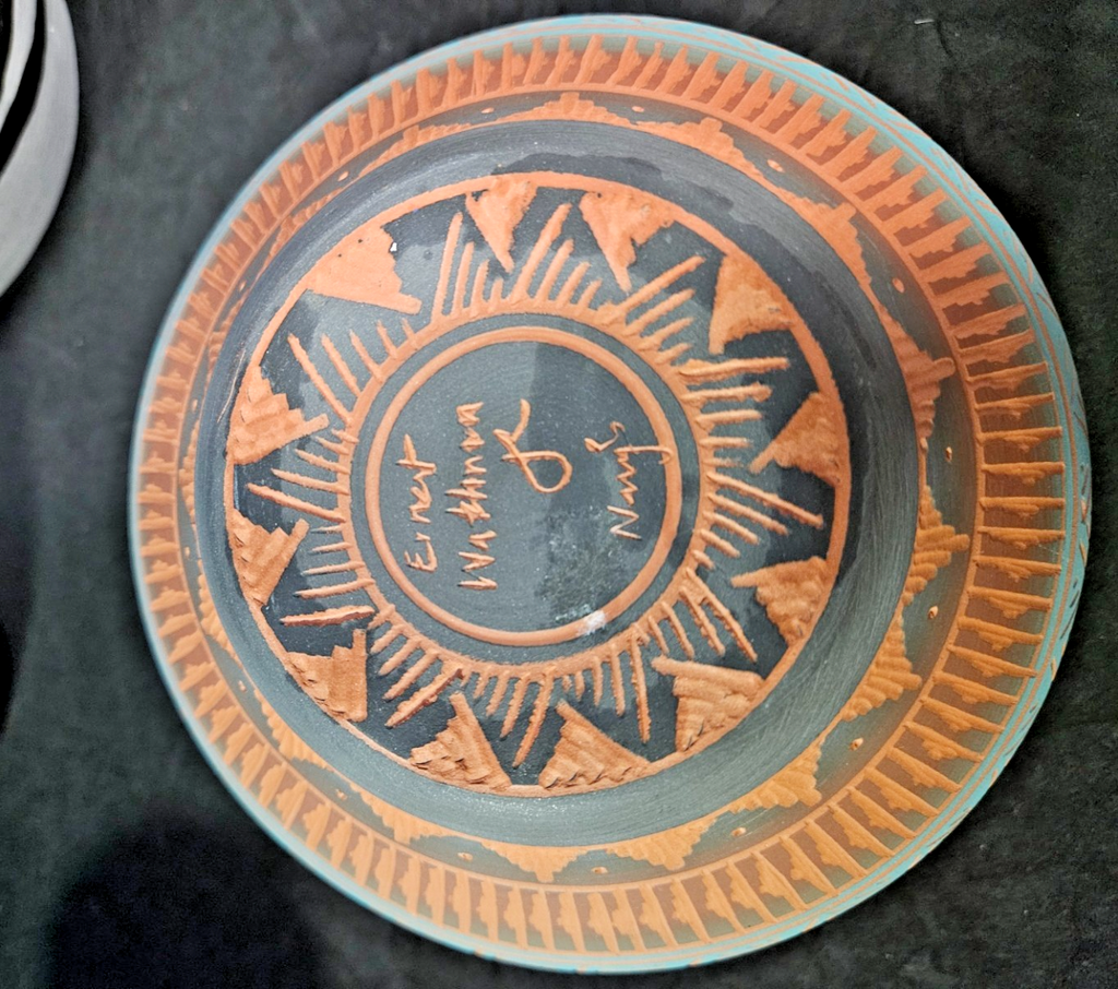 HANDMADE VINTAGE NATIVE AMERICAN ETCHED POTTERY BY ERNEST WATKININ JR NAVAJO