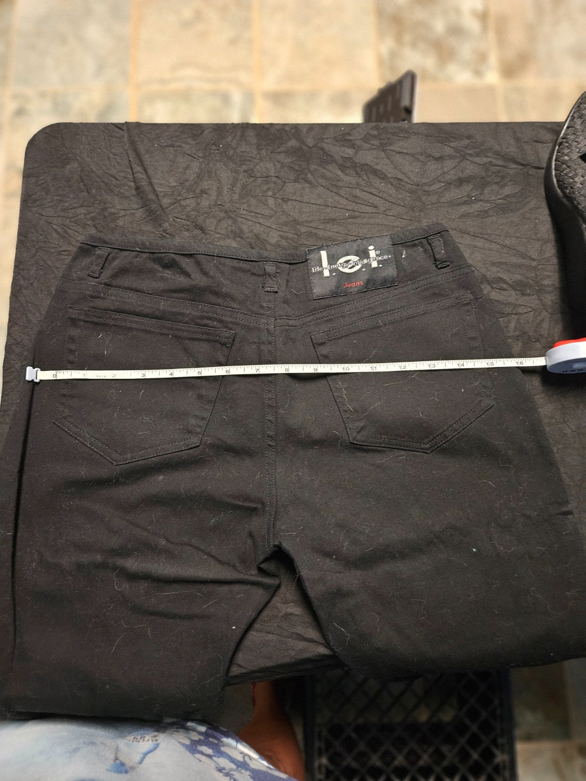WOMEN'S LEI BLACK SHORT CROPPED JEANS FITS LIKE SIZE 8