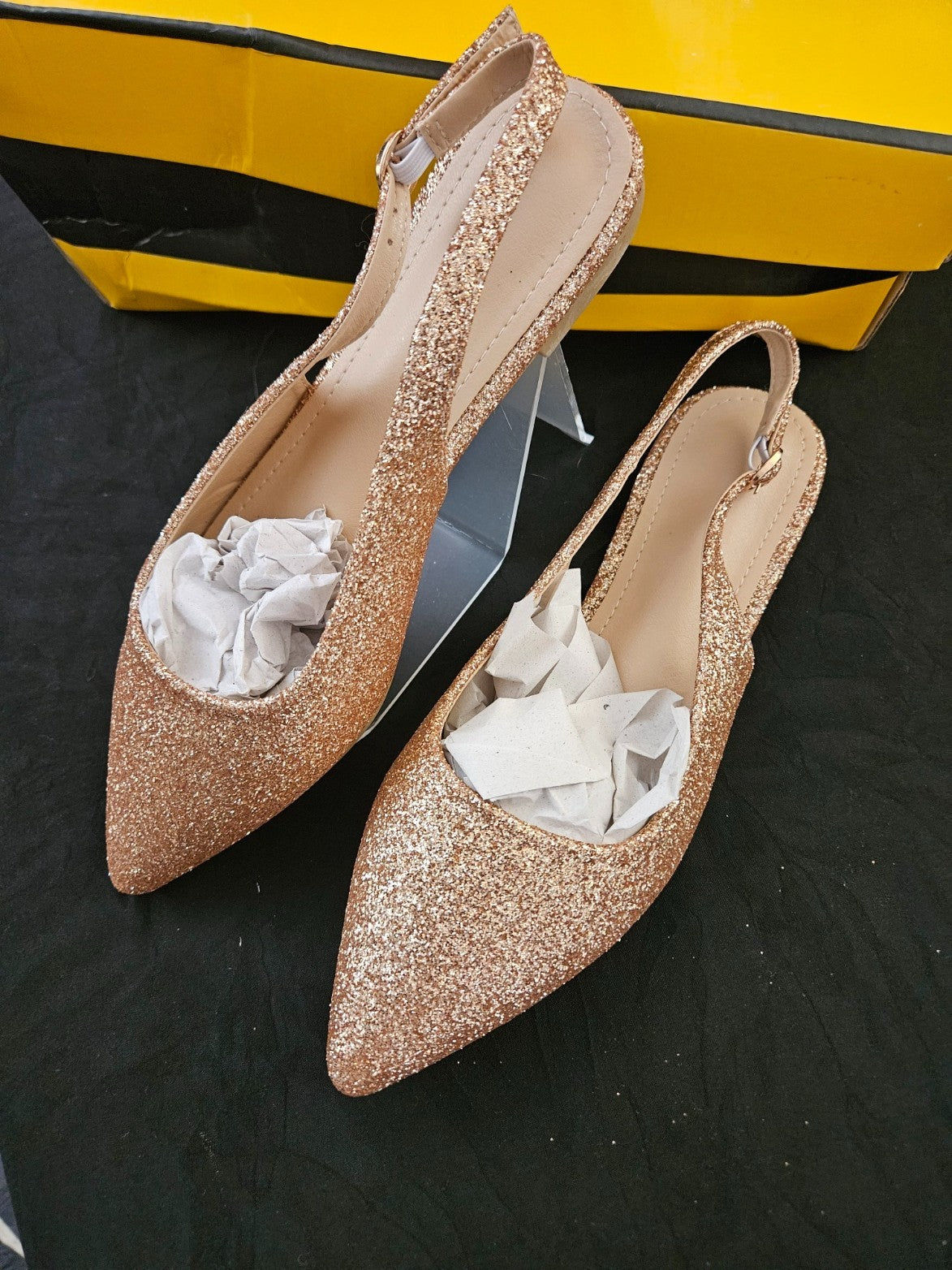 WOMEN'S SZ 6.5  (37) GOLD/GLITTER POINTED TOE DRESS FLAT NEW IN BOX