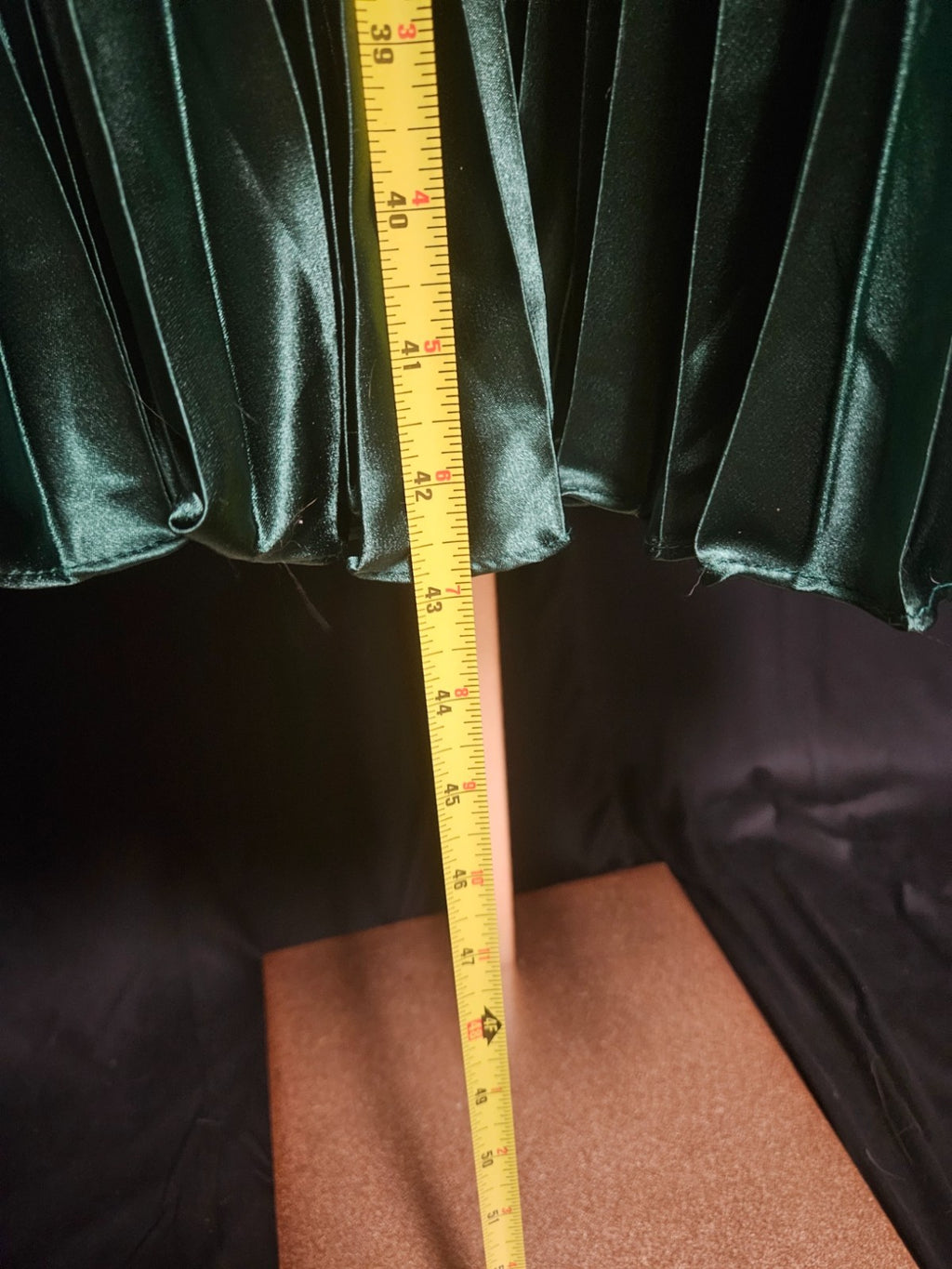GORGEOUS  M 8/10 GREEN SATIN PLEATED FORMAL MIDI GOWN ZIPPER BACK PROM/WEDDING