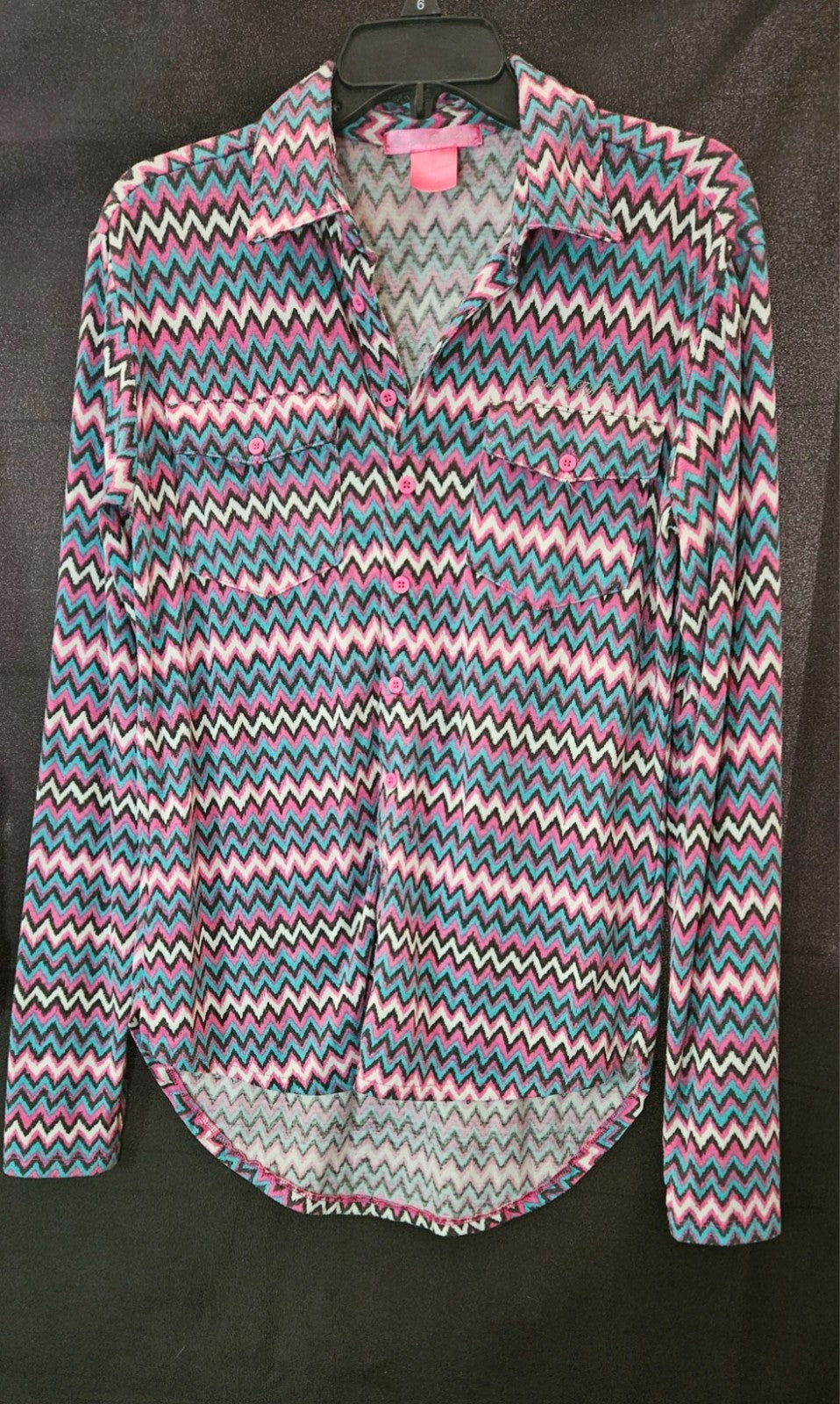 COWGIRL TUFF WOMEN'S SIZE Med ZIG ZAG PRINT PULLOVER BUTTON UP
