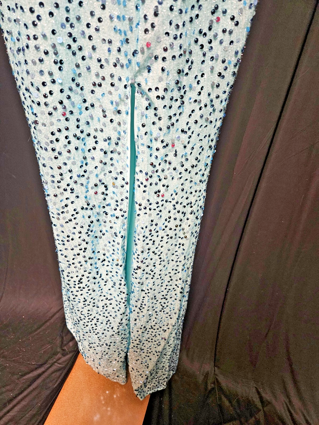 SIZE M 8/10 LIGHT BLUE SEQUIN, ZIP, FRONT SLIT FLOOR LENGTH GOWN PROM/FORMAL NWO