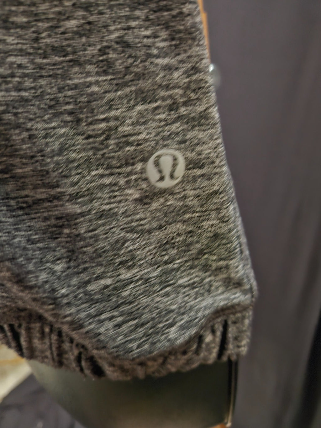 LULULEMON ATHLETICA SZ 4 GRAY/BLACK 1/4 ZIP PULLOVER