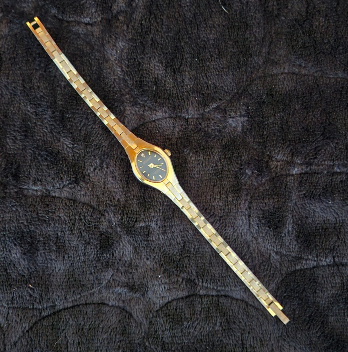 VINTAGE LADIES YELLOW GOLD FILL/ STAINLESS DIAMOND QUARTZ WATCH NEW BATTERY