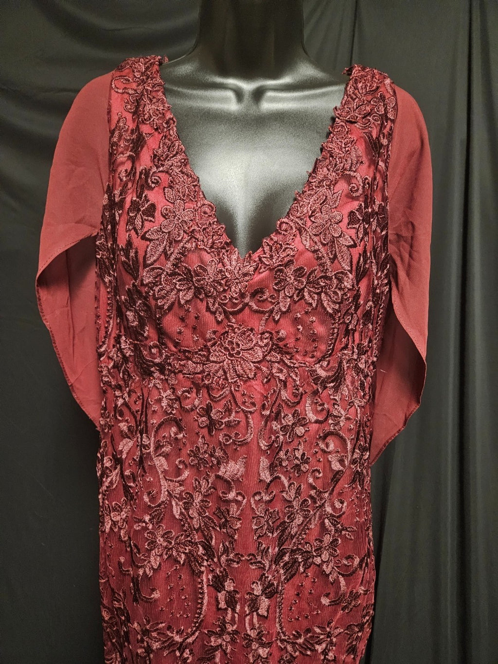 EXQUISITE SIZE 14 WINE LACE ZIPPER BACK COWL BACK FORMAL GOWN NWT PROM/WEDDING