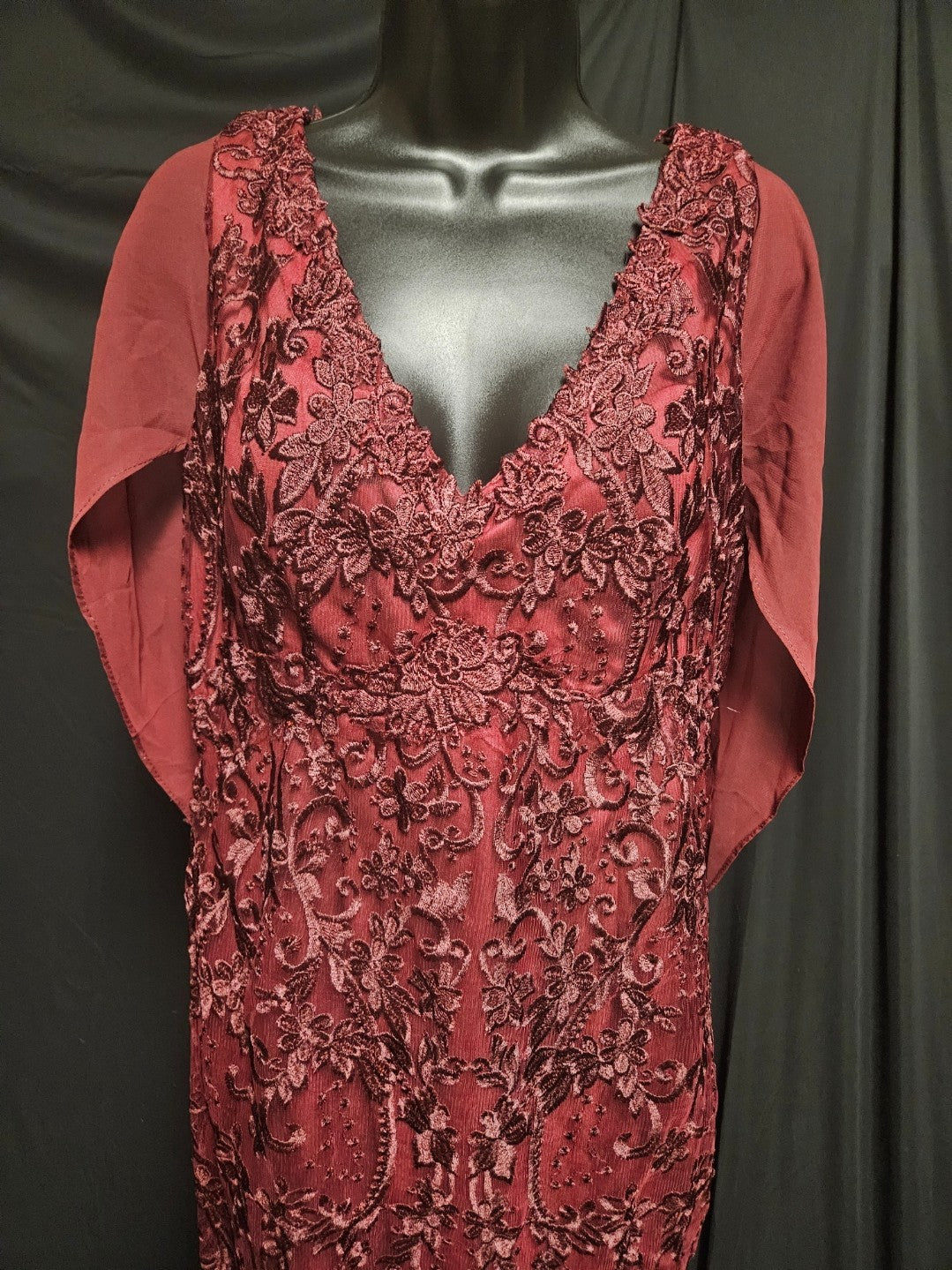 EXQUISITE SIZE 14 WINE LACE ZIPPER BACK COWL BACK FORMAL GOWN NWT PROM/WEDDING
