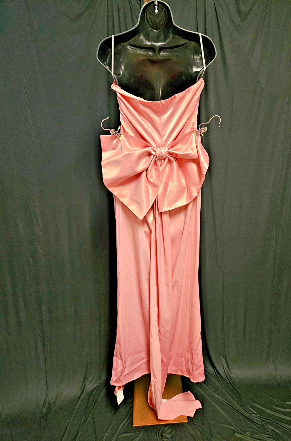 CIDER FORMAL PINK SATIN STRAPLESS GOWN FLOWING BOW SIZE LARGE NWT