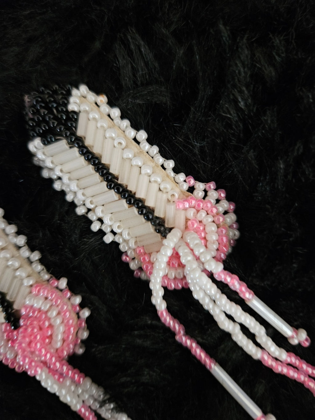 NATIVE AMERICAN OJIBWE HANDMADE 2 in LONG BEADED FEATHER SET PINK