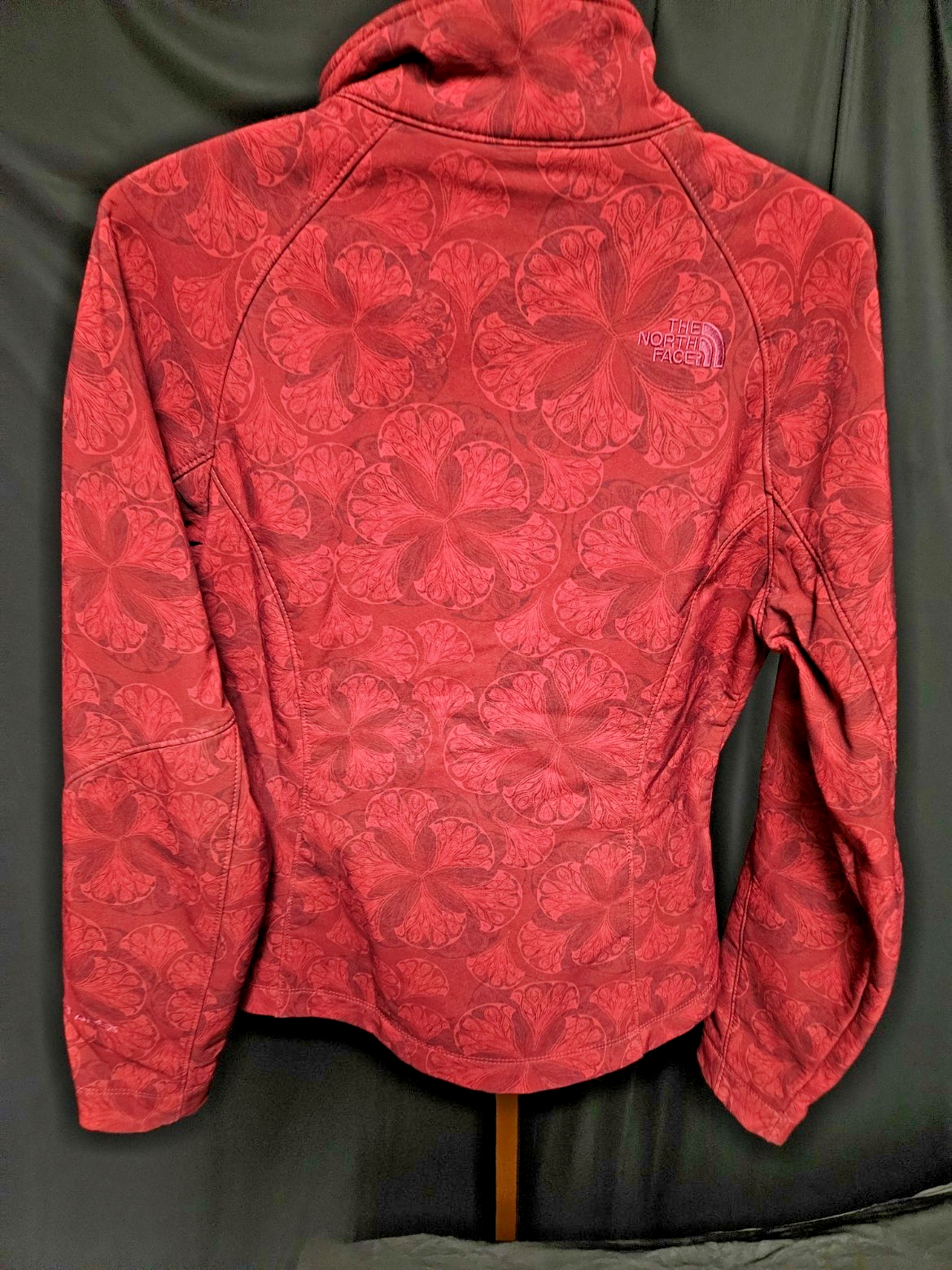 WOMEN'S THE NORTH FACE TNF APEX RED/PRINT JACKET SIZE 8/10 M