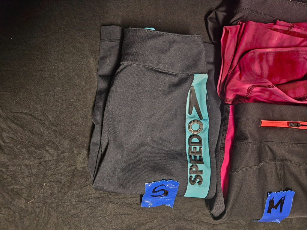 WOMEN'S SIZE S,M,L ACTIVE CAPRI LEGGING BUNDLE