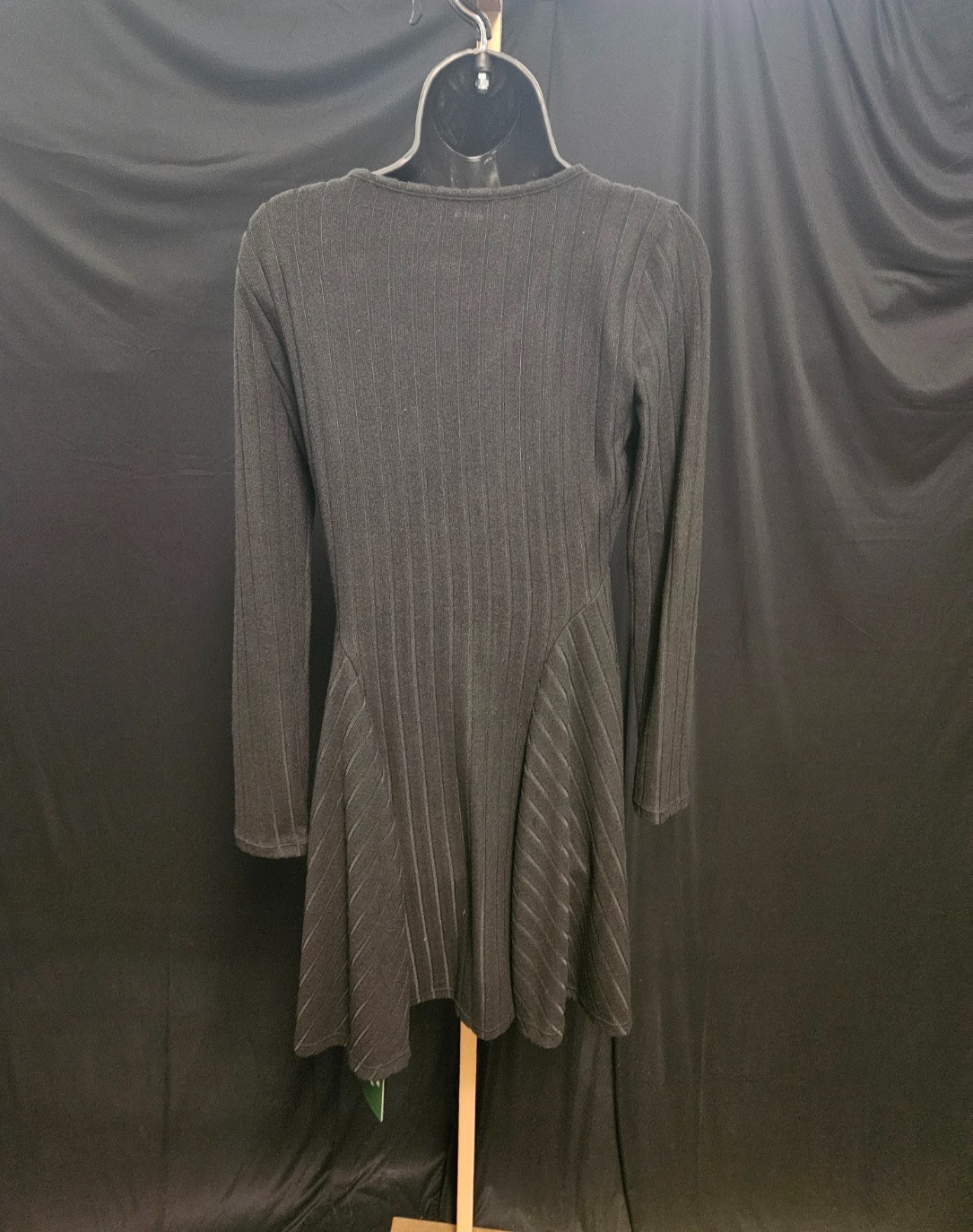 HALARA SIZE M BLACK LONG SLEEVE SWEATER DRESS NWT FALLS JUST ABOVE KNEE