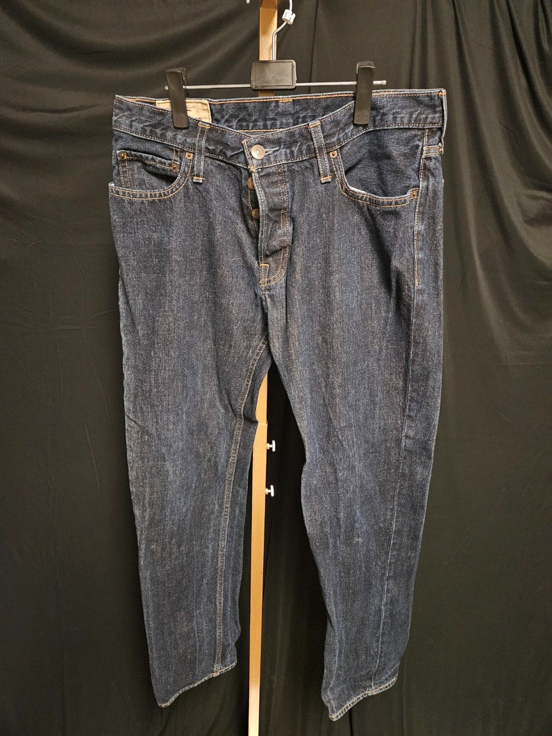 MEN'S SIZE 34X34 HOLLISTER BUTTON FLY JEANS IN EXCELLENT CONDITION