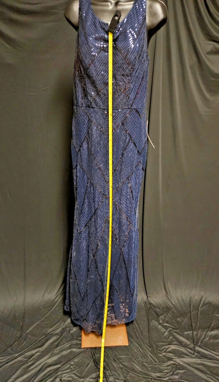 GORGEOUS SIZE 10/12 NAVY SEQUINE SLEEVELESS FLOOR LENGTH GOWN PROM/WEDDING NWT