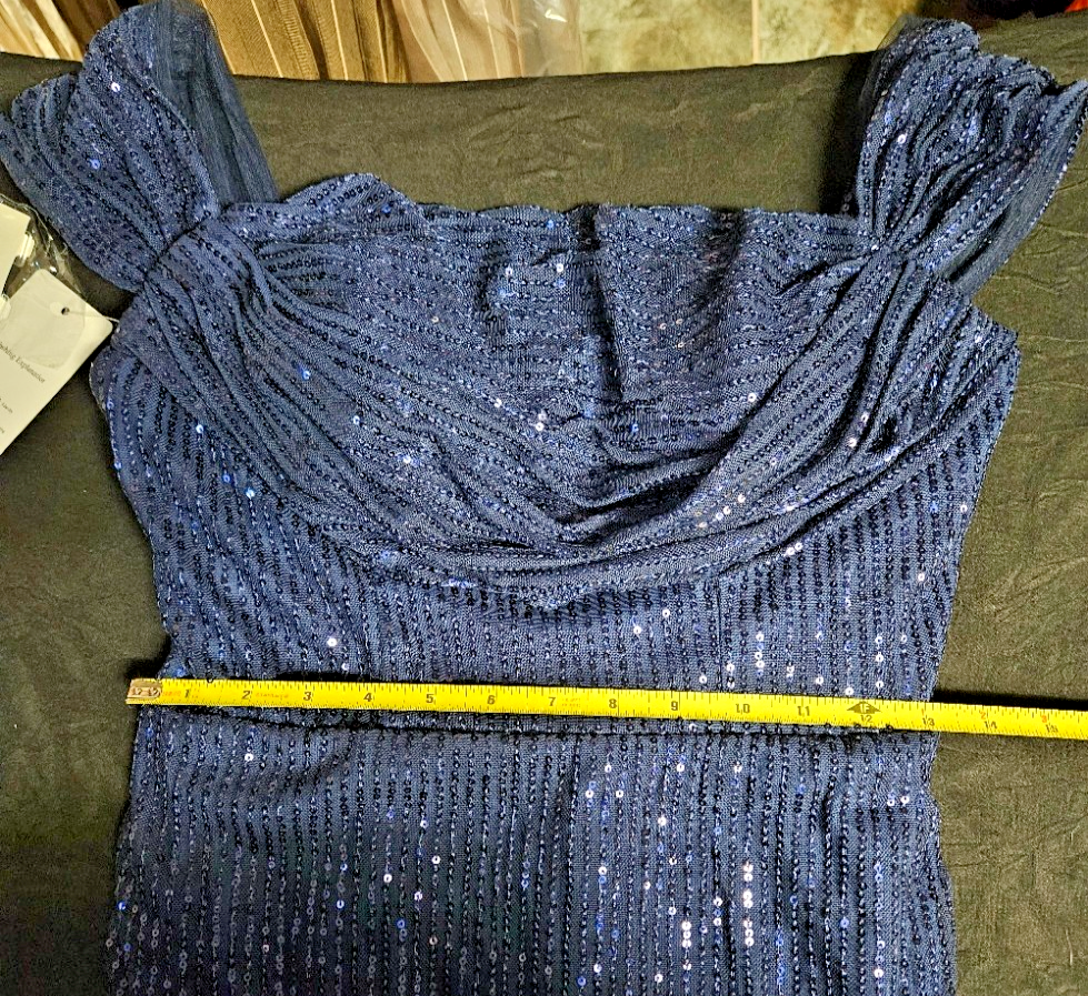 NAVY SEQUINE SIZE 8/10 M ON/OFF SHOULDER SHORT FORMAL/COCKTAIL/PROM DRESS