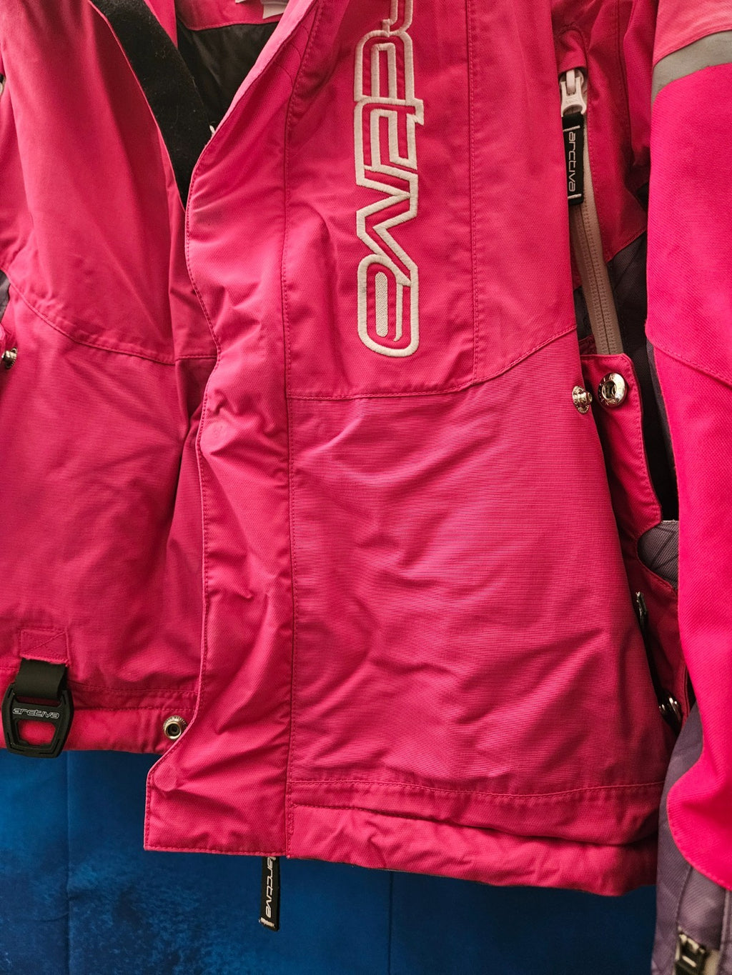 WOMEN'S ARCTIVA XS SNOWMOBILE JACKET PINK/GRAY CAMO SLIGHT AREA SUN DAMAGE