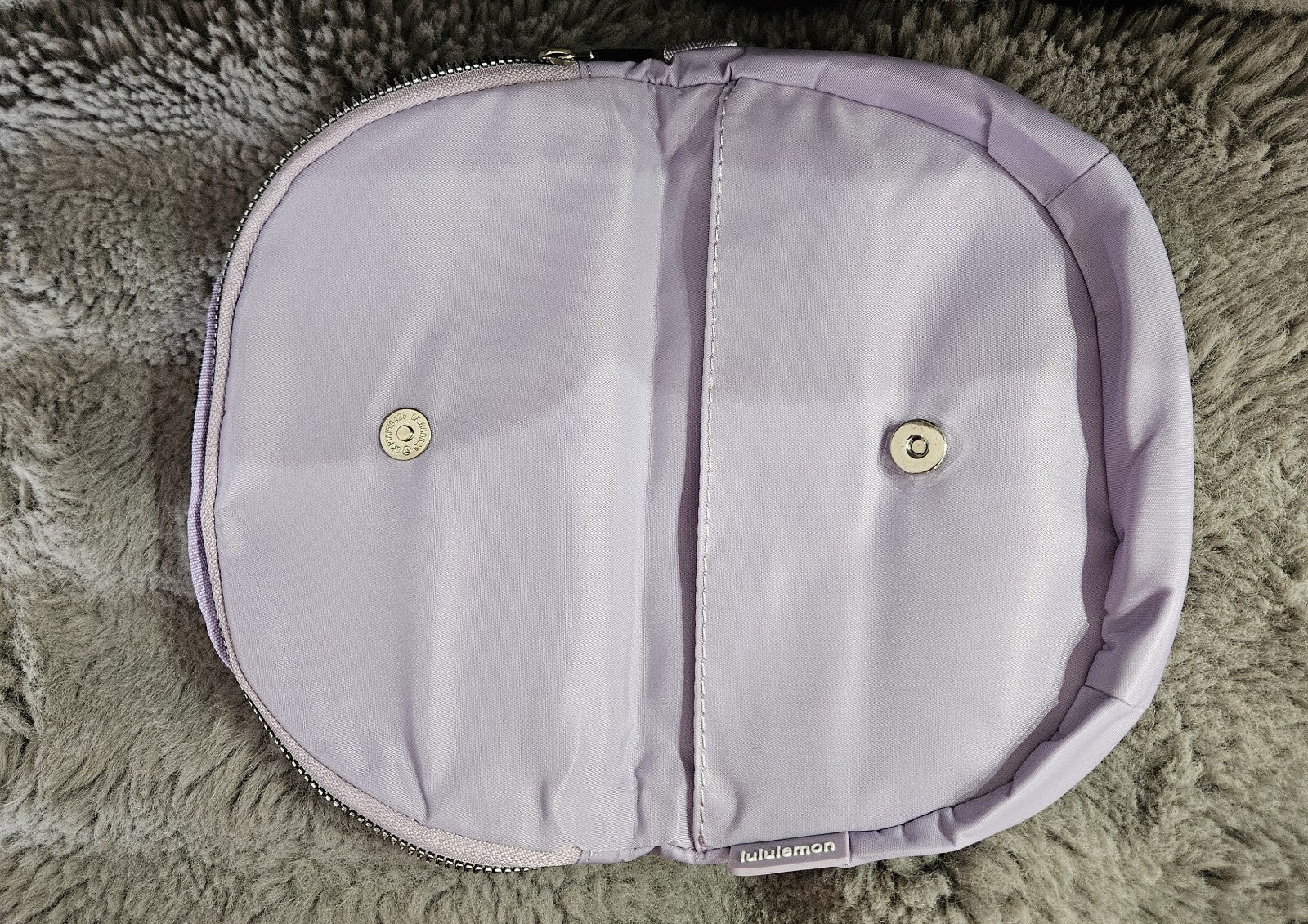LULULEMON CITY ESSENTIALS POUCH 4L IN LAVENDER FROST NWOT