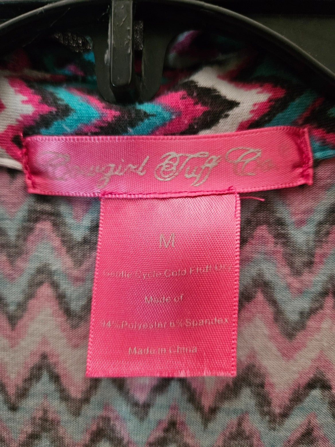 COWGIRL TUFF WOMEN'S SIZE Med ZIG ZAG PRINT PULLOVER BUTTON UP