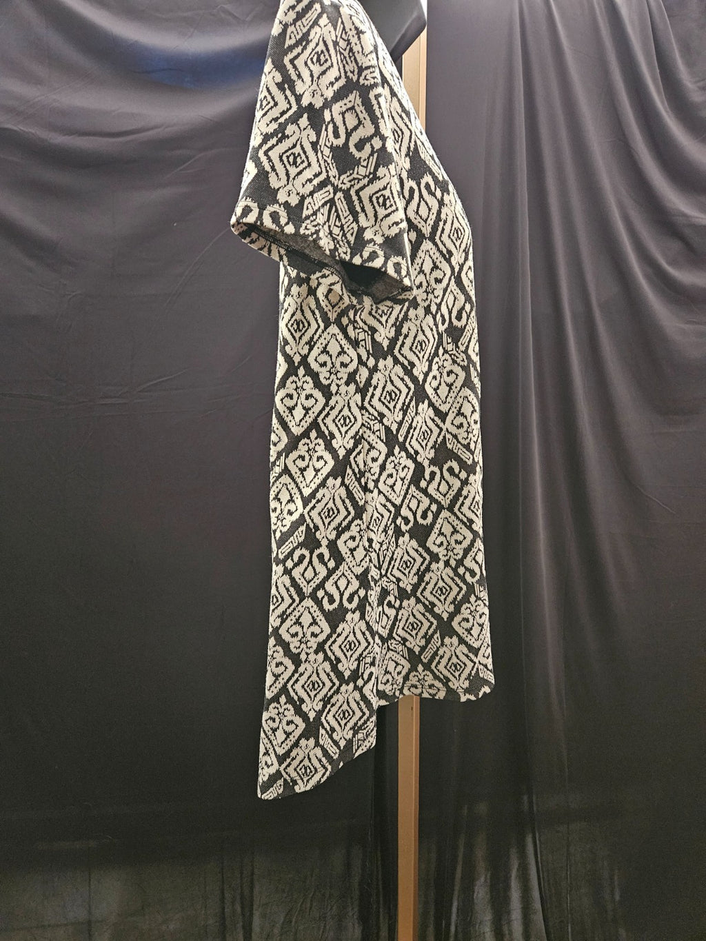 LULAROE WOMEN'S SIZE M MULTI PATTERN TUNIC TOP PRE-OWNED
