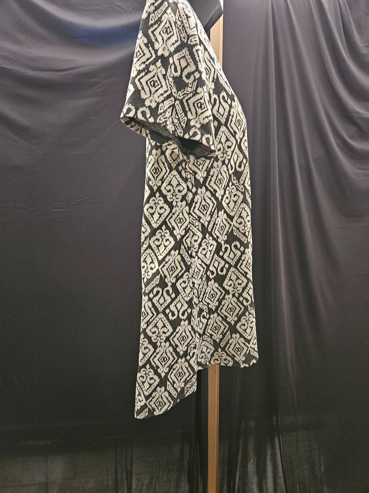 LULAROE WOMEN'S SIZE M MULTI PATTERN TUNIC TOP PRE-OWNED