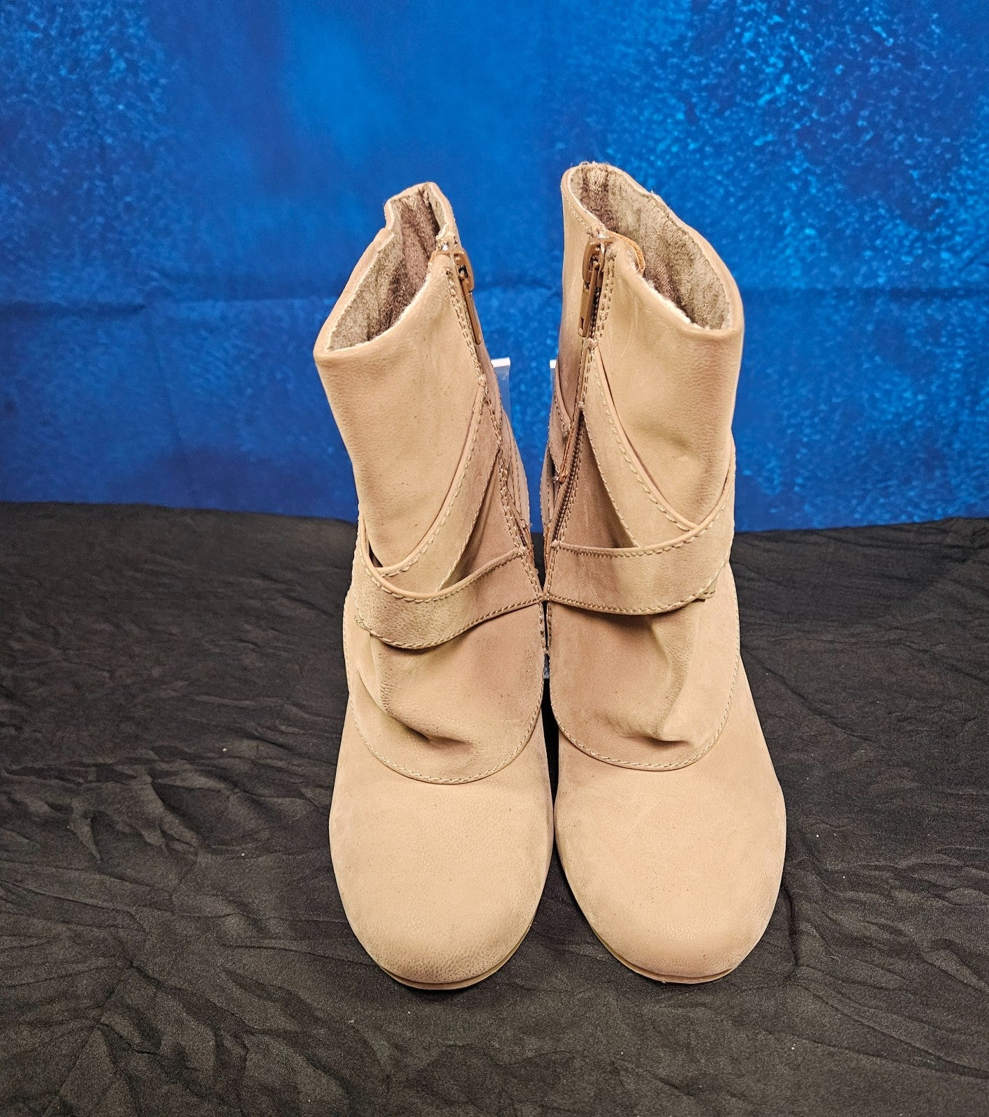 WOMEN'S SIZE 6.5 BLOWFISH MALIBU WEDGE HEELED BOOTIES BEIGE