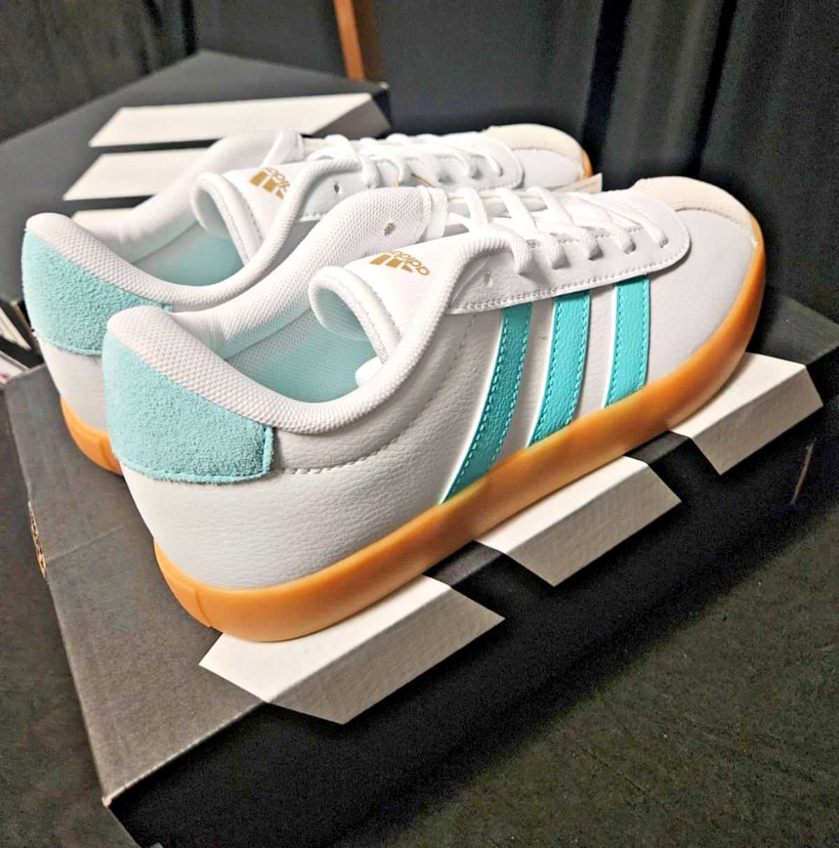 WOMEN'S ADIDAS VL COURT 3.0 K JS2596 TENNERS SIZE 4.5 NIB RUNS LG