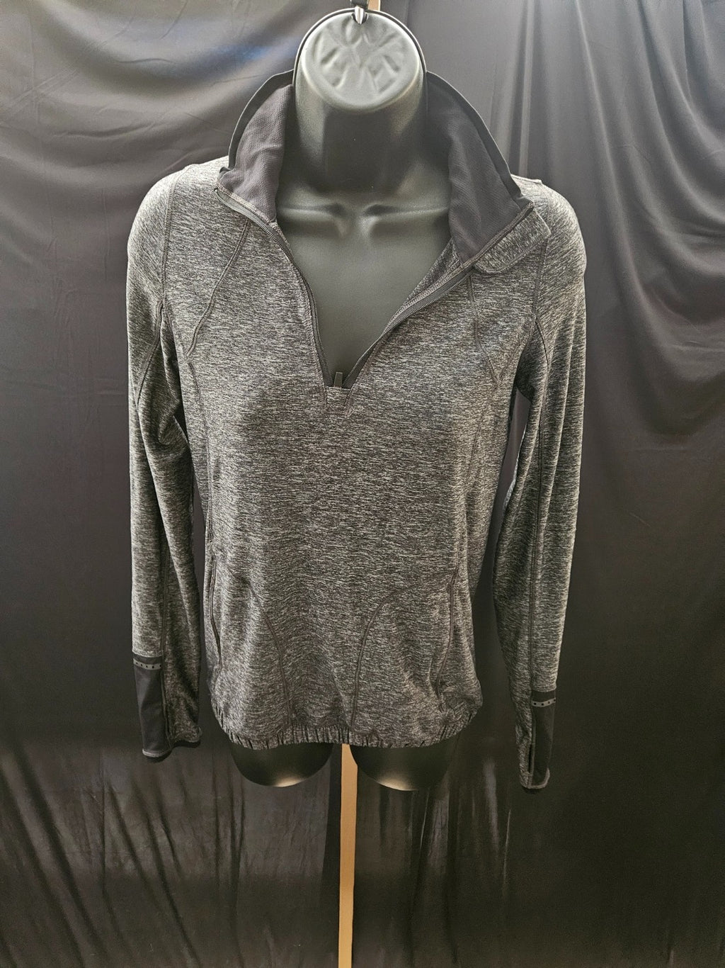 LULULEMON ATHLETICA SZ 4 GRAY/BLACK 1/4 ZIP PULLOVER