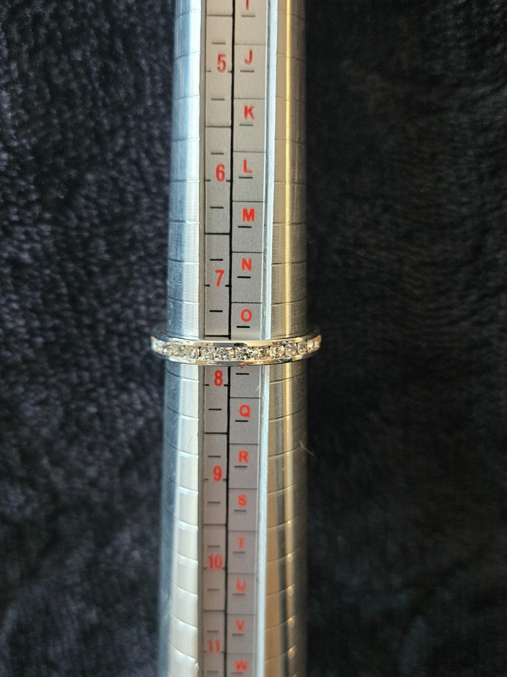 WOMEN'S CRYSTAL PURE SILVER OVER BRASS ETERNITY BAND SIZE 7