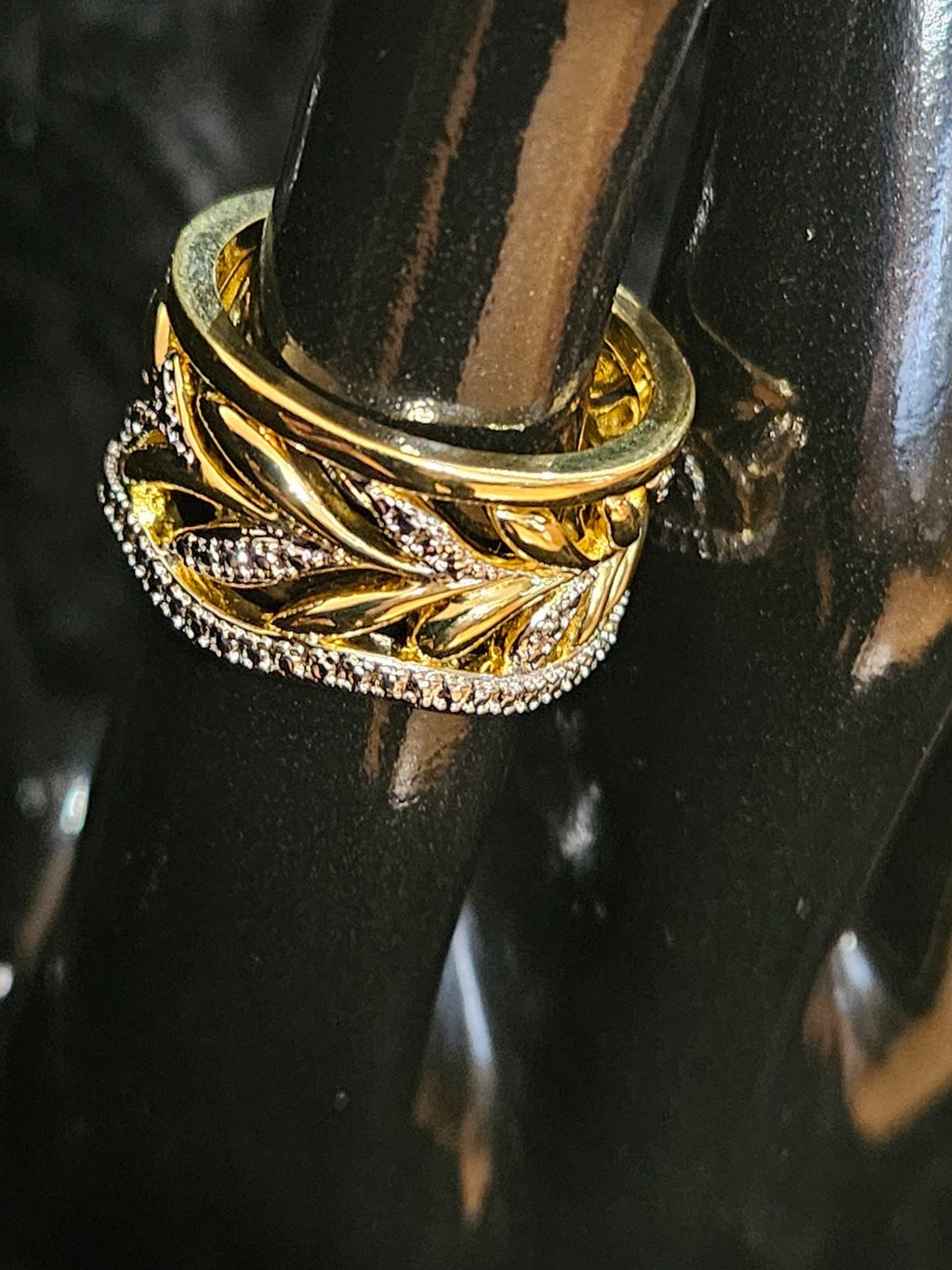 PRIME ART & JEWEL SIZE 6 CUBIC ZIRCONIA BAND