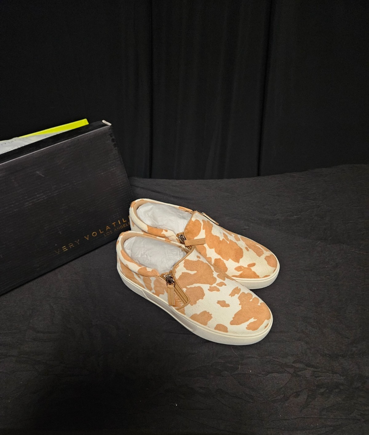 Very Volatile Women's Normande Sneaker Size 7 Tan White Cow Print Real Fur