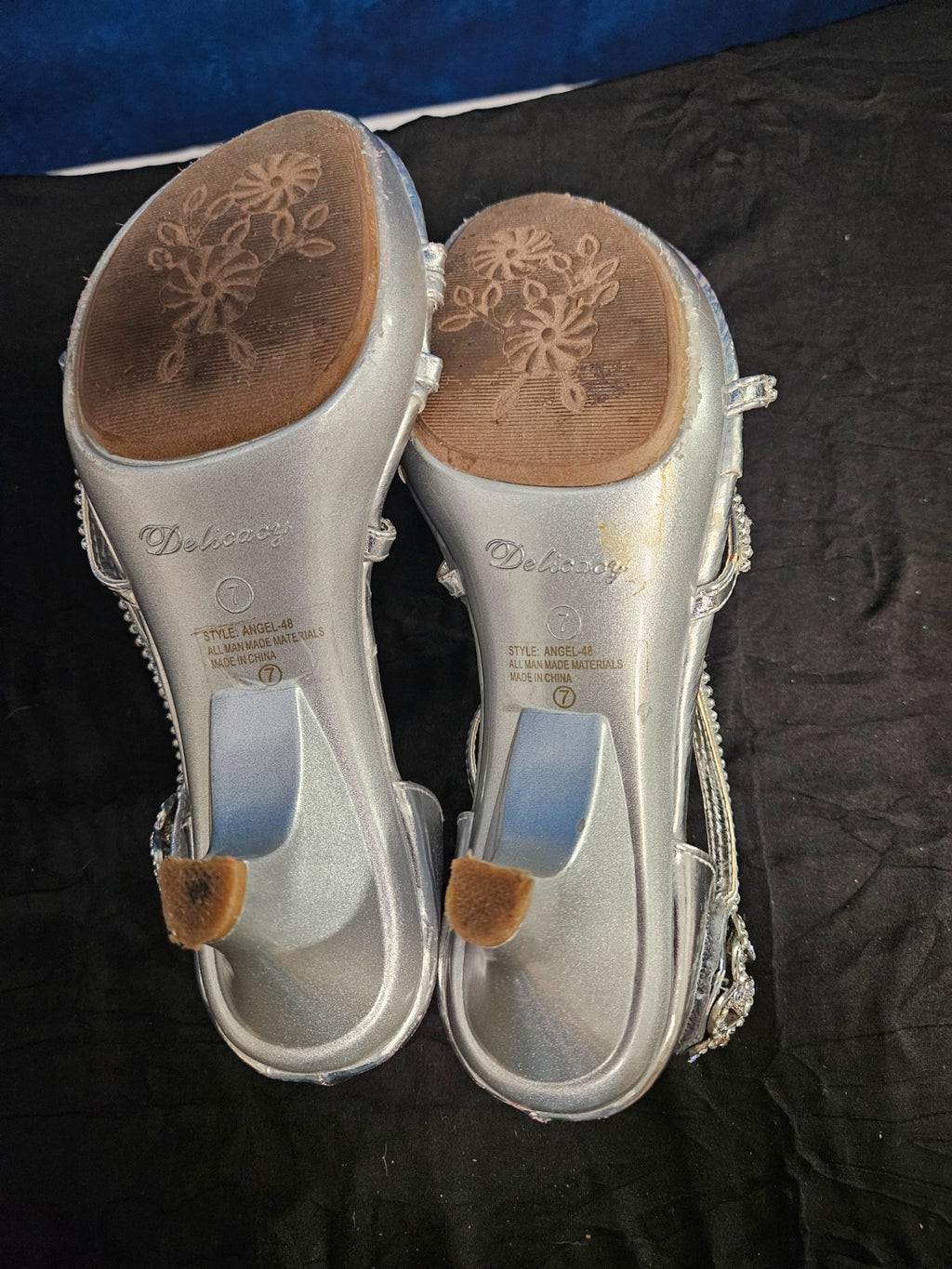 WOMEN'S SIZE 7 DELICACY BRAND RHINESTONE FORMAL HEELED SANDAL