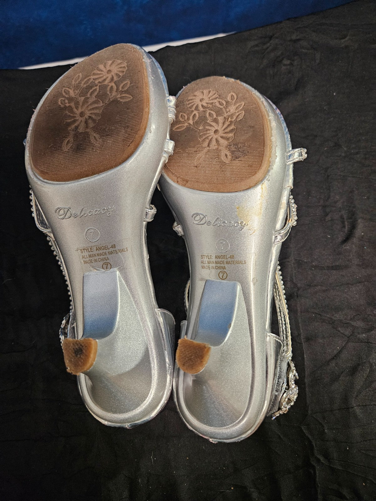 WOMEN'S SIZE 7 DELICACY BRAND RHINESTONE FORMAL HEELED SANDAL