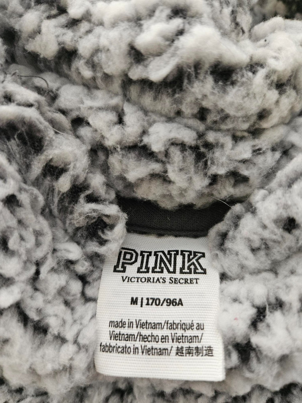 VICTORIAS SECRET MED SHERPA HOODIE PULLOVER JACKET BLACK AND WHITE SNOW/SPECKLE