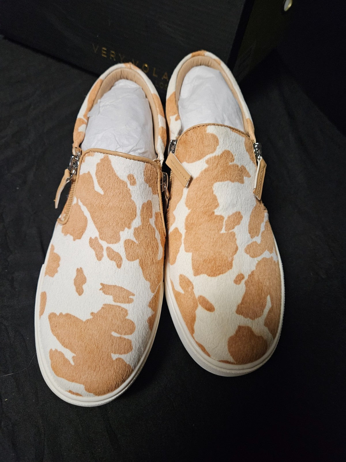 Very Volatile Women's Normande Sneaker Size 7 Tan White Cow Print Real Fur