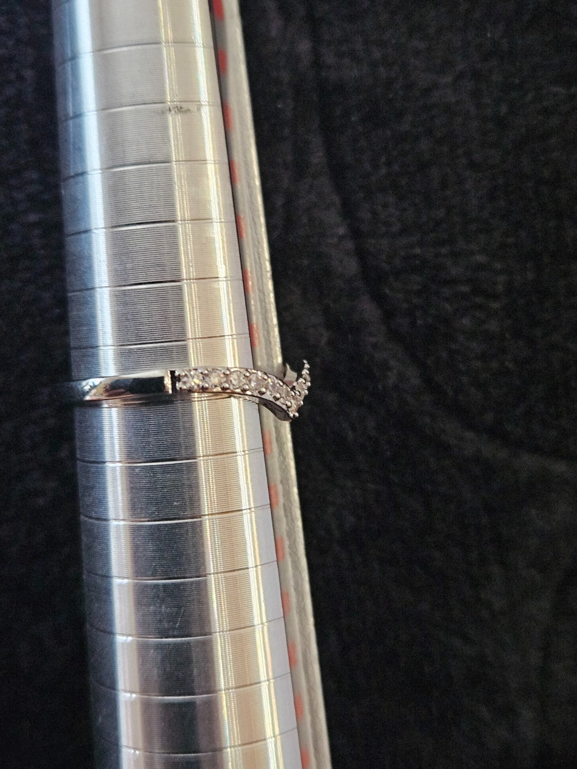 WOMEN'S SZ 8 CRYSTAL PURE SILVER OVER BRASS BAND