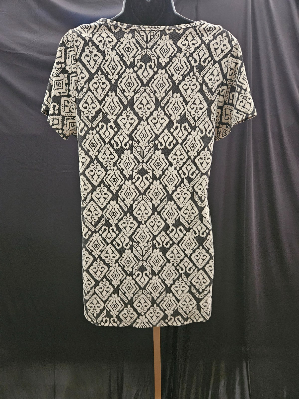 LULAROE WOMEN'S SIZE M MULTI PATTERN TUNIC TOP PRE-OWNED